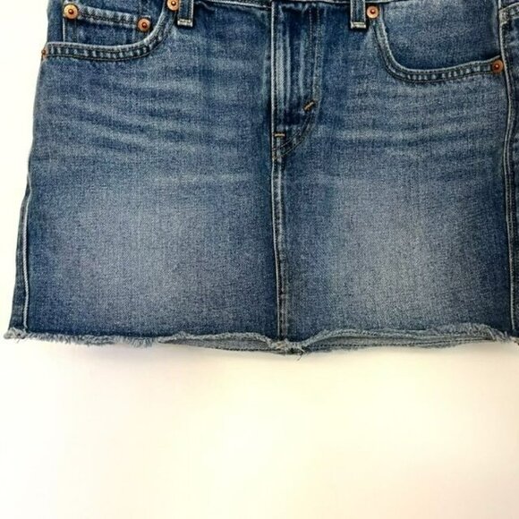LEVI'S DENIM MINI SKIRT WITH DISTRESSING & RAW HEM SIZE 24 - Picture 8 of 12